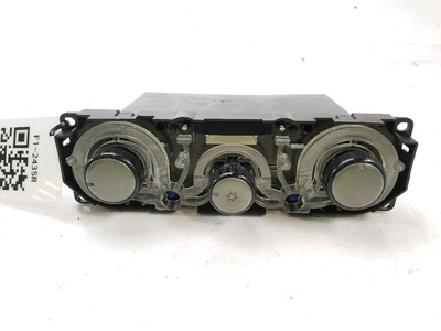 Heating control panel used - Mitsubishi GRANDIS - 7820A207