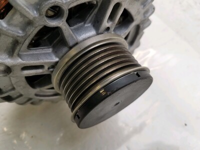 1637302880 Peugeot 208