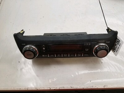 Heating control panel used - Toyota LANDCRUISER - 8401060A40E0