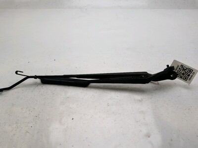 Front wiper arms (x2) used - Mazda DEMIO - DC2167321A
