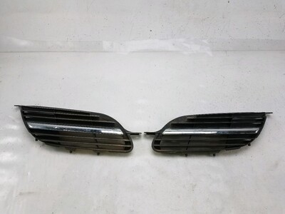 Grille used - Nissan ALMERA TINO - 62320-BU100-