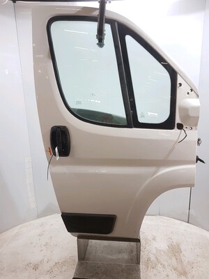 Right front door  used - Peugeot BOXER - 1632596280