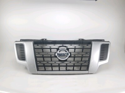 Grille used - Nissan NV400 - 62310BZ50A