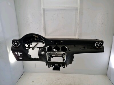 11768055003D16 Mercedes CLASSE CLA