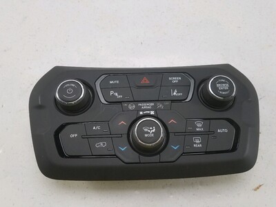 735742224 Jeep RENEGADE