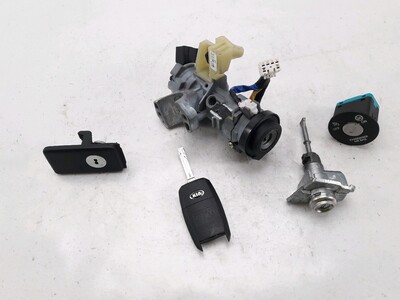 81905F1040 KIA SPORTAGE