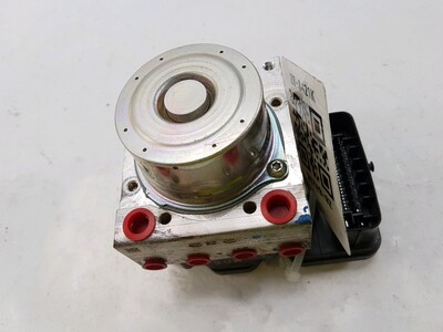 4670C023 Mitsubishi L-200