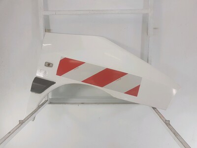 Right front fender - 00007841R8
