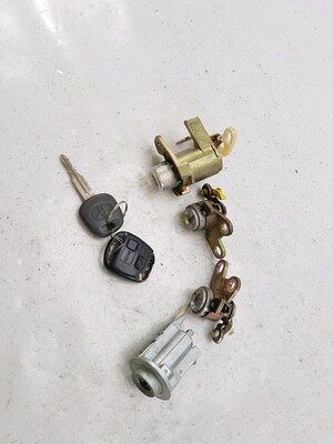 8907352081 Toyota YARIS