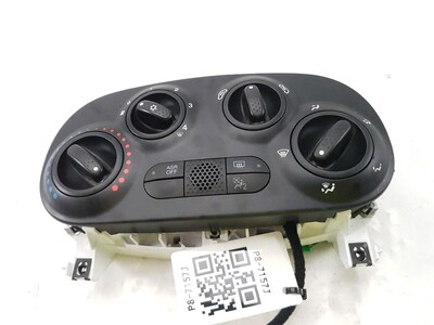 735629318   Fiat 500L