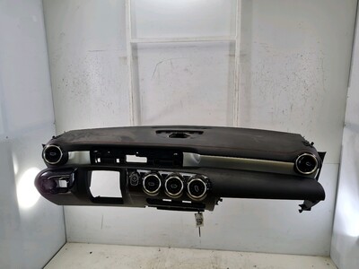 17768063023D16 Mercedes CLASSE CLA