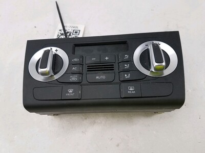 8U0820043C XHA Audi Q3