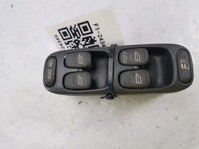 8638452   Volvo S70