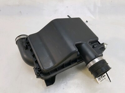 1370067R00000 Suzuki SWIFT