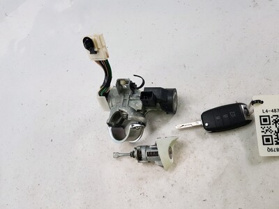 819051P110 KIA VENGA
