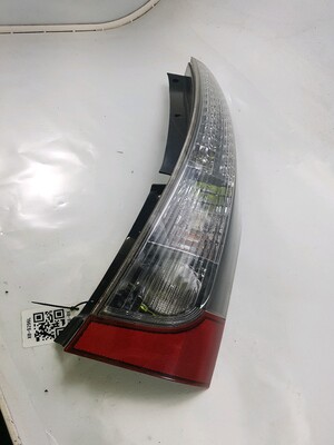 8330A198 Mitsubishi GRANDIS