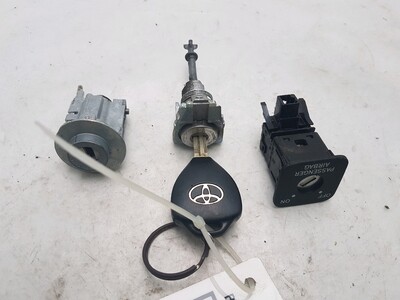 6900574040 Toyota IQ