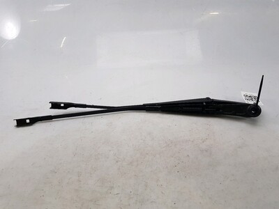 81B955408 1P9 Audi Q2