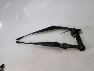 28881HG00B Infiniti QX30