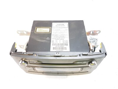 Multimedia radio used - Toyota AURIS - 8612002510EX