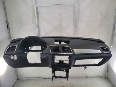 8U1857001M 24A Audi Q3