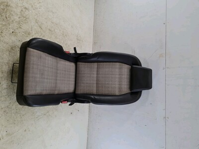 8892 37 Peugeot 307