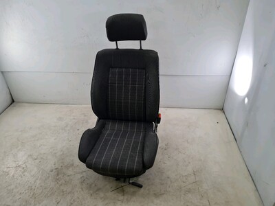 165881106 Volkswagen GOLF