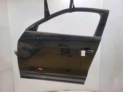 81A831051C Audi Q2