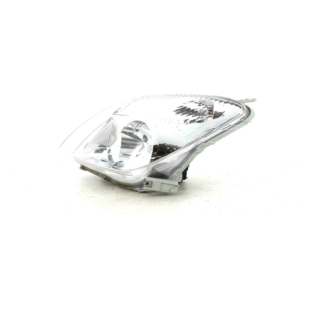 8117013260 Toyota COROLLA VERSO