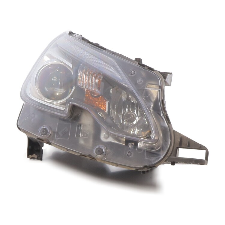 1685353880 Peugeot 2008