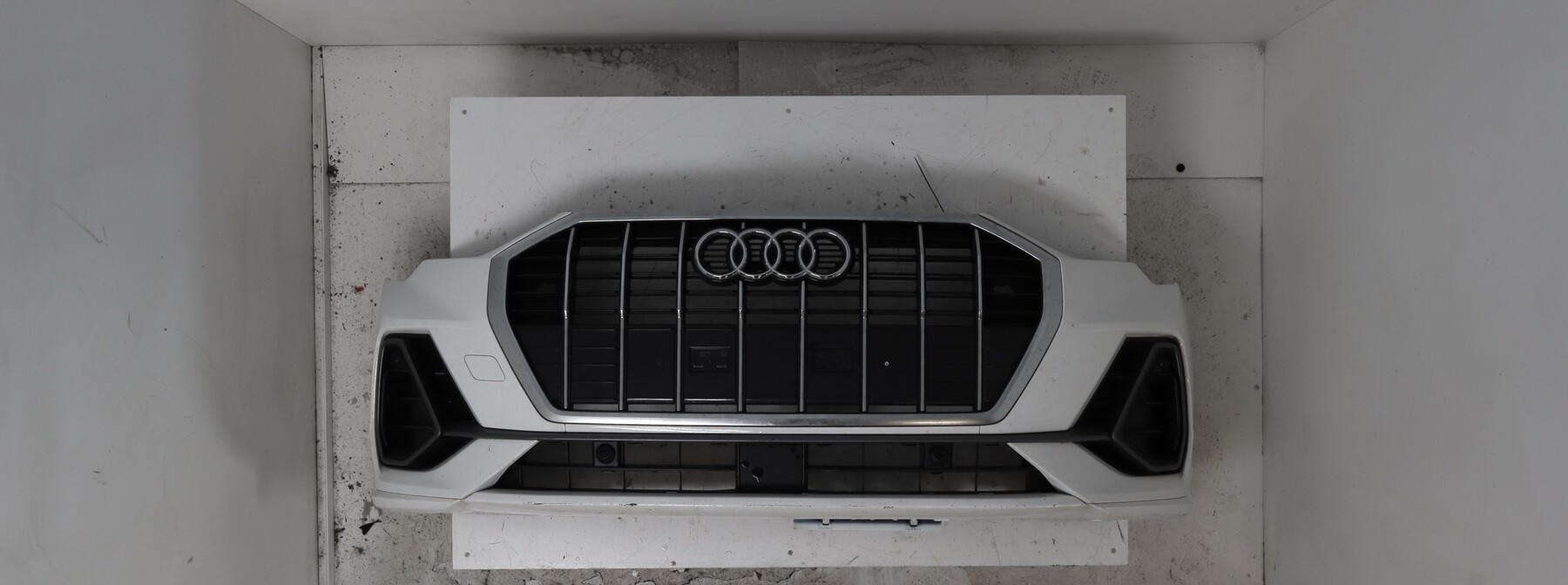 83A807107G GRU Audi Q3