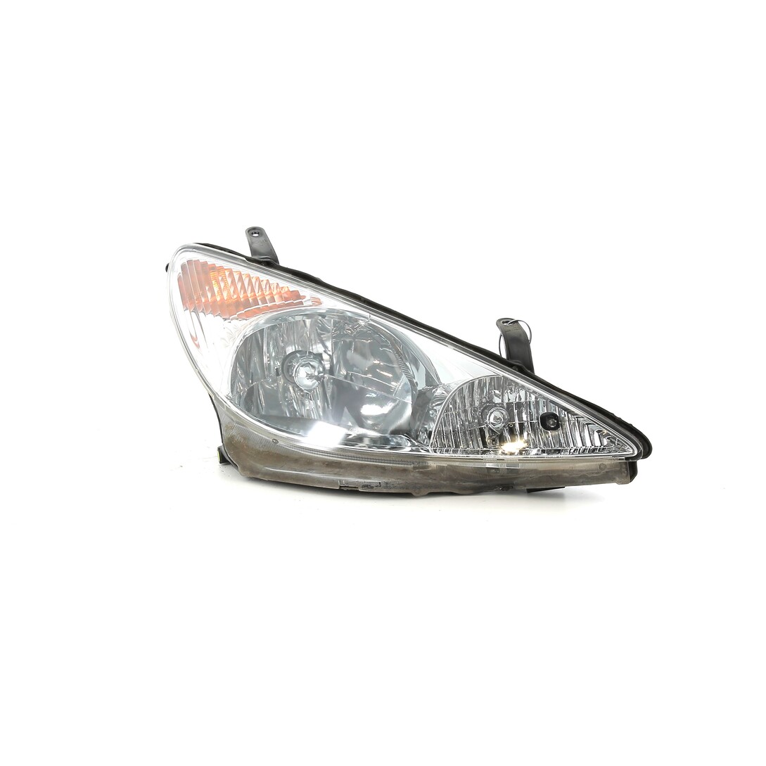 8113028570 Toyota PREVIA